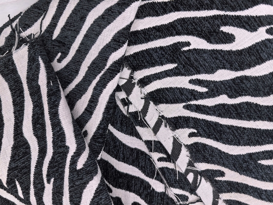 Good Selling 390GSM Soft Breathable Jacquard Cotton Fabric for Summer Dresses