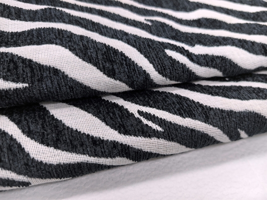 Good Selling 390GSM Soft Breathable Jacquard Cotton Fabric for Summer Dresses