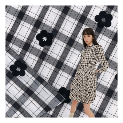 Hot Selling 114GSM Eco Chic Checkered Woven Fabric Hypoallergenic for Tailored Suits and Dresses