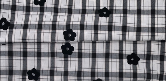 Hot Selling 114GSM Eco Chic Checkered Woven Fabric Hypoallergenic for Tailored Suits and Dresses