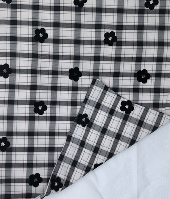 Hot Selling 114GSM Eco Chic Checkered Woven Fabric Hypoallergenic for Tailored Suits and Dresses