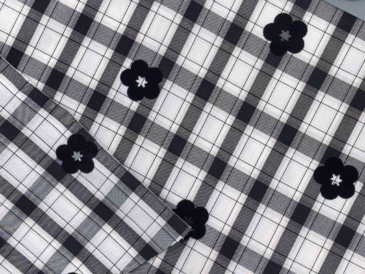 Hot Selling 114GSM Eco Chic Checkered Woven Fabric Hypoallergenic for Tailored Suits and Dresses